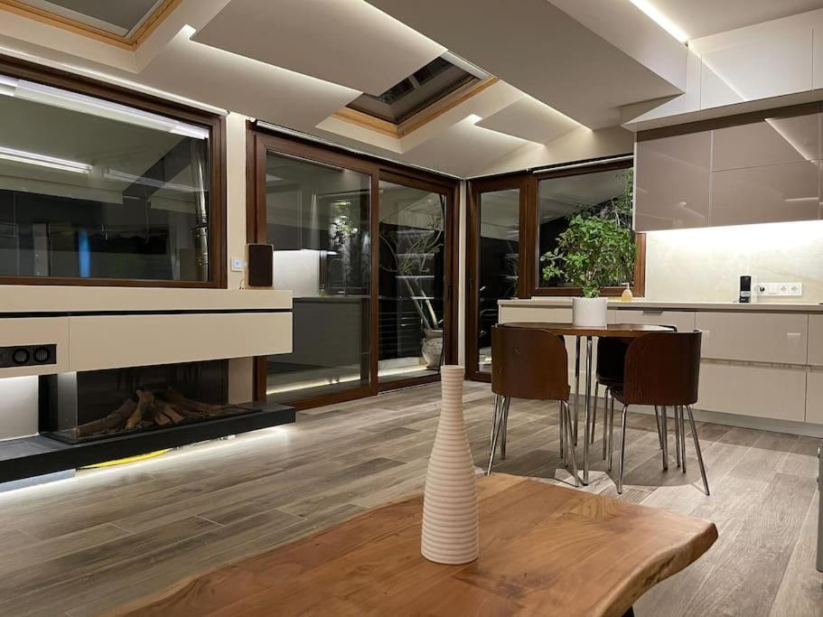 Acropolis Lux * Athens