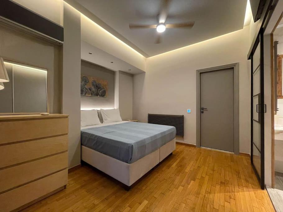 Acropolis Lux *