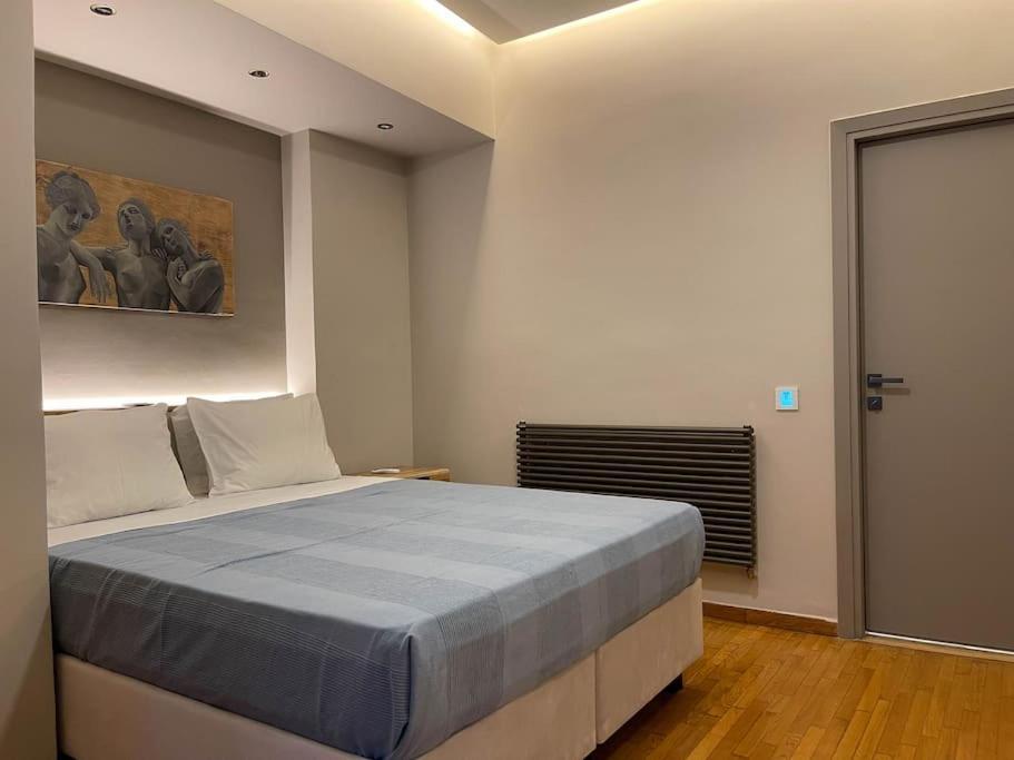 Acropolis Lux *