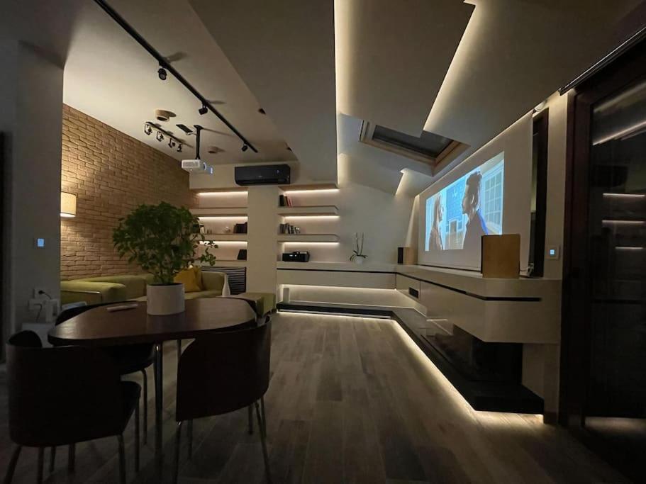Acropolis Lux * Athens