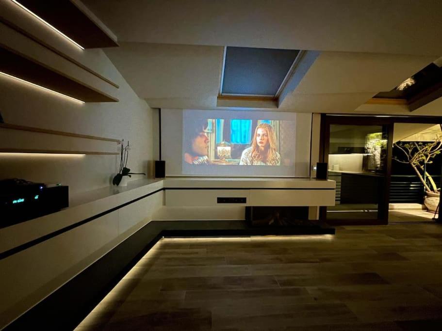 Acropolis Lux *